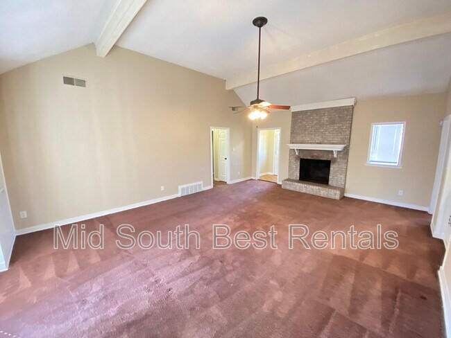 Foto del edificio - 4512 Laird Dr