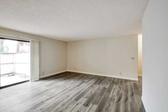 Foto del edificio - 2 br, 2 bath House - 978-A KIELY BLVD