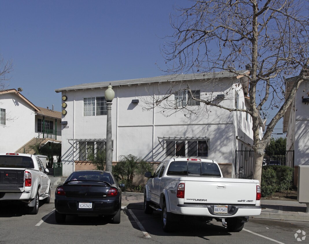 Foto del edificio - 1009 S Minnie St