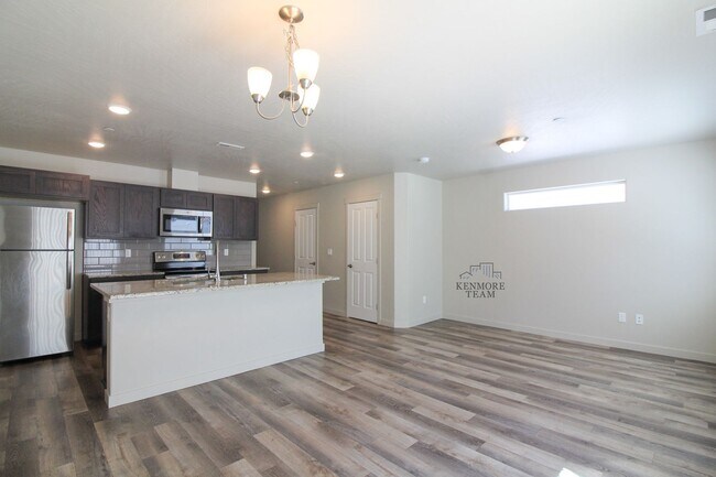 Foto del edificio - 3 Bedroom, 2 Bath Townhome in Kennewick