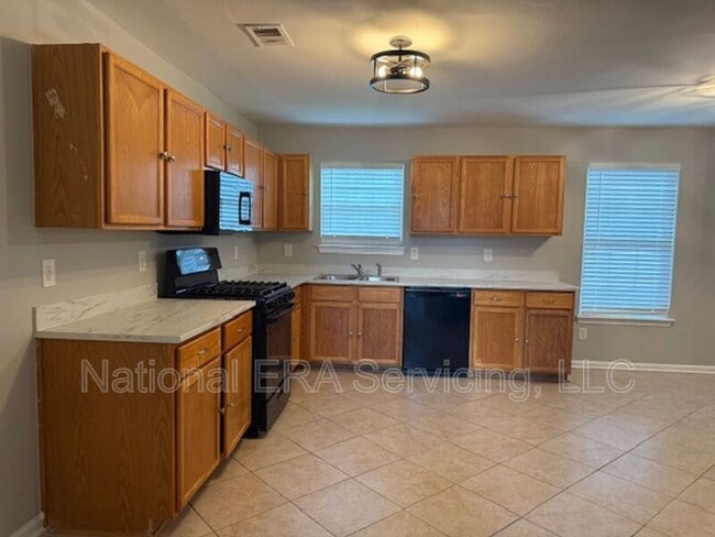 Building Photo - 1111 Oak Hollow Ct