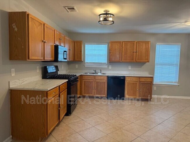 Foto del edificio - 1111 Oak Hollow Ct