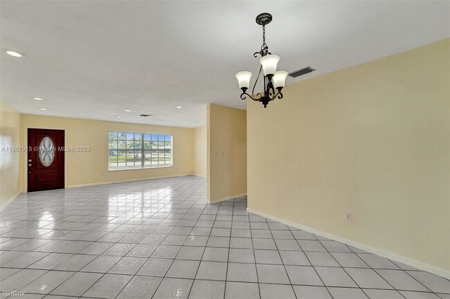 Building Photo - 3 br, 2 bath House - 561 NW 45th Ter # 0