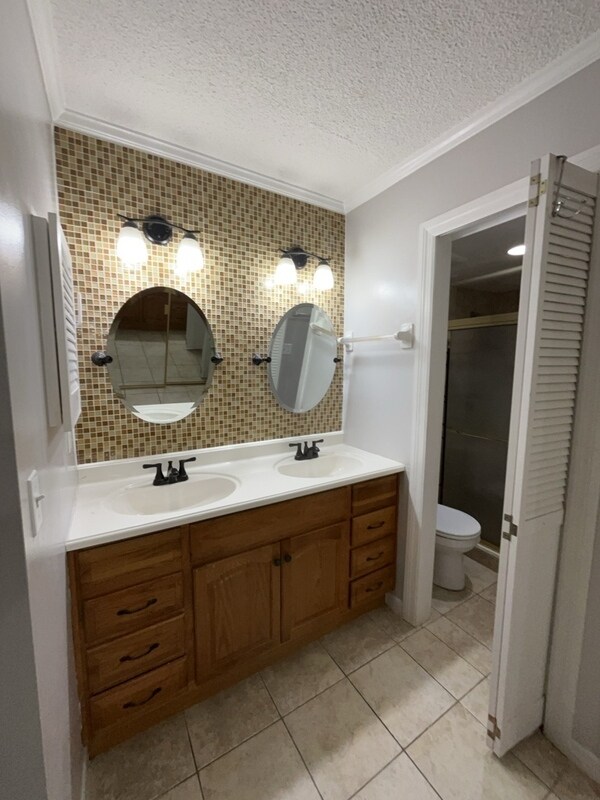 Foto del edificio - 5409 Pine Creek Dr
