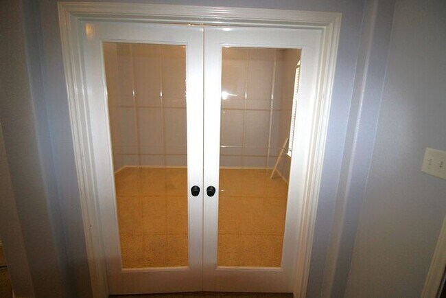 Foto del edificio - 6707 Rosita Oak Dr