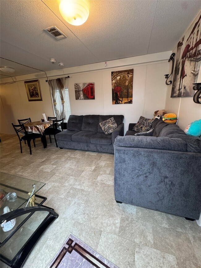 Foto del edificio - 5100 Allen-Genoa Rd