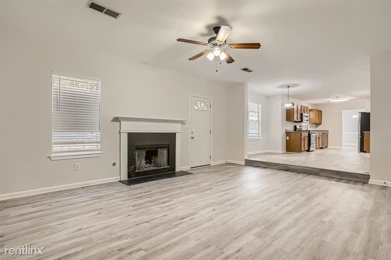 Primary Photo - 5 br, 3.5 bath House - 141 Wood Way UNIT