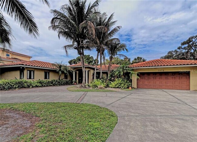 Foto del edificio - 1572 Harbor Dr