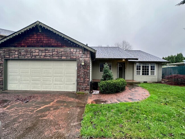 Foto del edificio - Charming 3-Bedroom Home with Modern Comforts