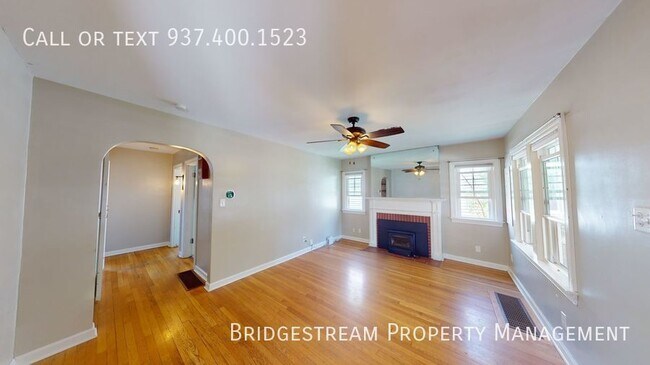 Building Photo - Inviting 3 Bedroom Home with Expansive Yar...