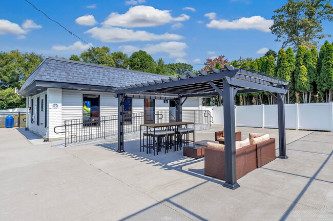 Área común de la piscina - Villa Square