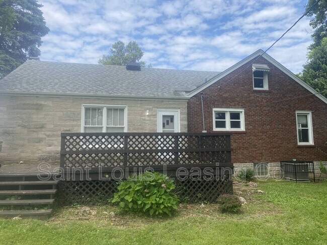 Building Photo - 847 N Florissant Rd