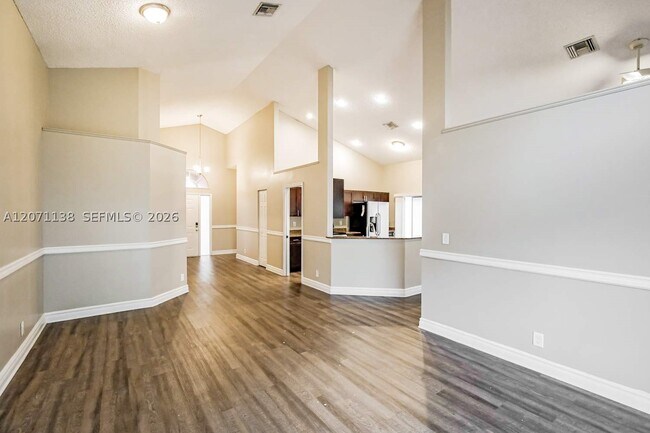 Building Photo - 6821 NW 28th Pl