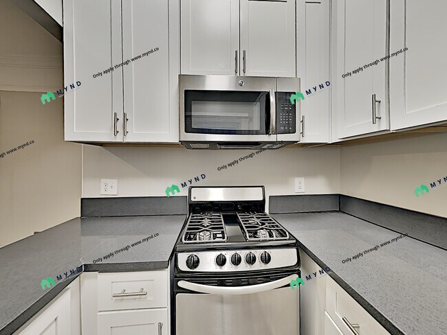 Foto del edificio - 353 Grand Avenue Apartments