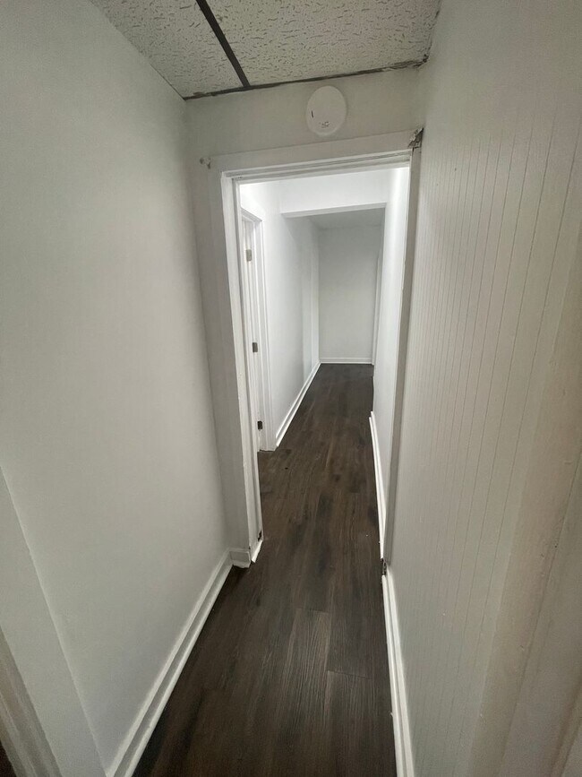 Foto del edificio - 3 bedroom home in Elizabeth-Forward!
