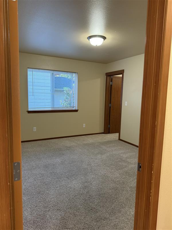 Main Level Bedroom - 1422 Lincoln St