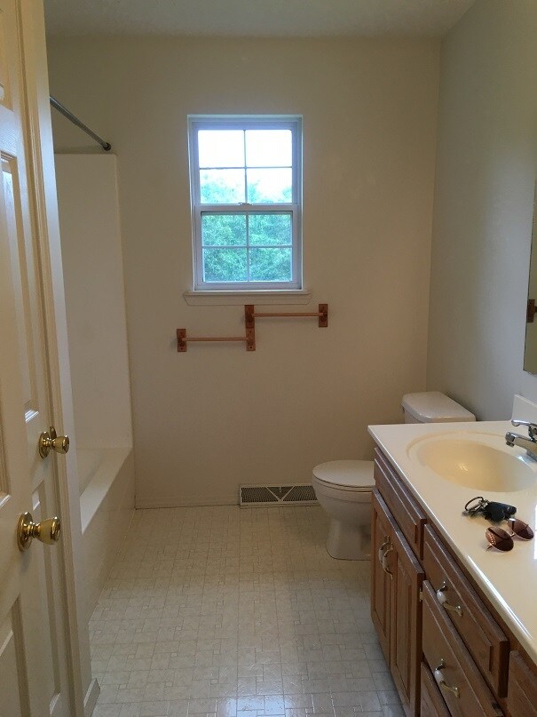 Building Photo - 17080 Lensman Dr