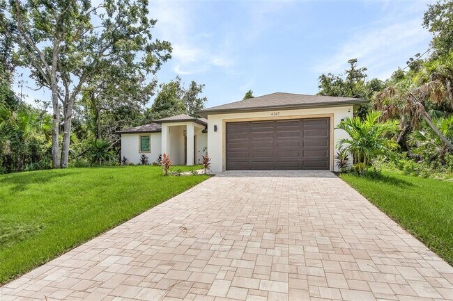 Foto del edificio - 4347 E Price Blvd
