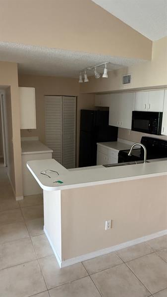 Building Photo - 2620 S University Dr