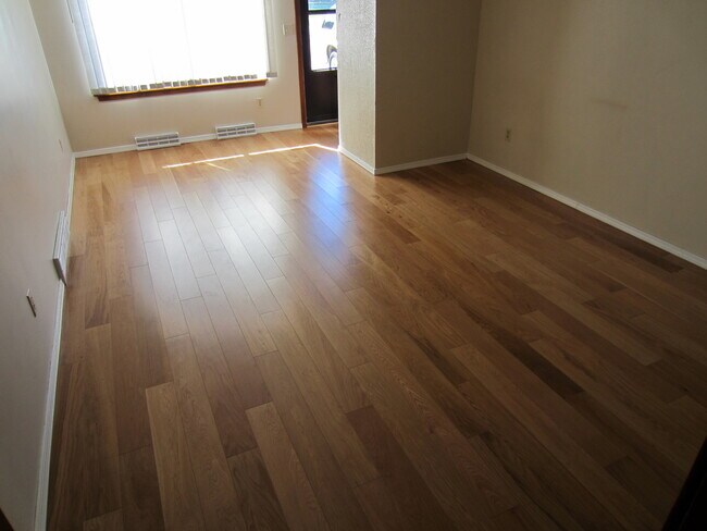 living room, like new hardwood floors - 2640 Wieneke Road