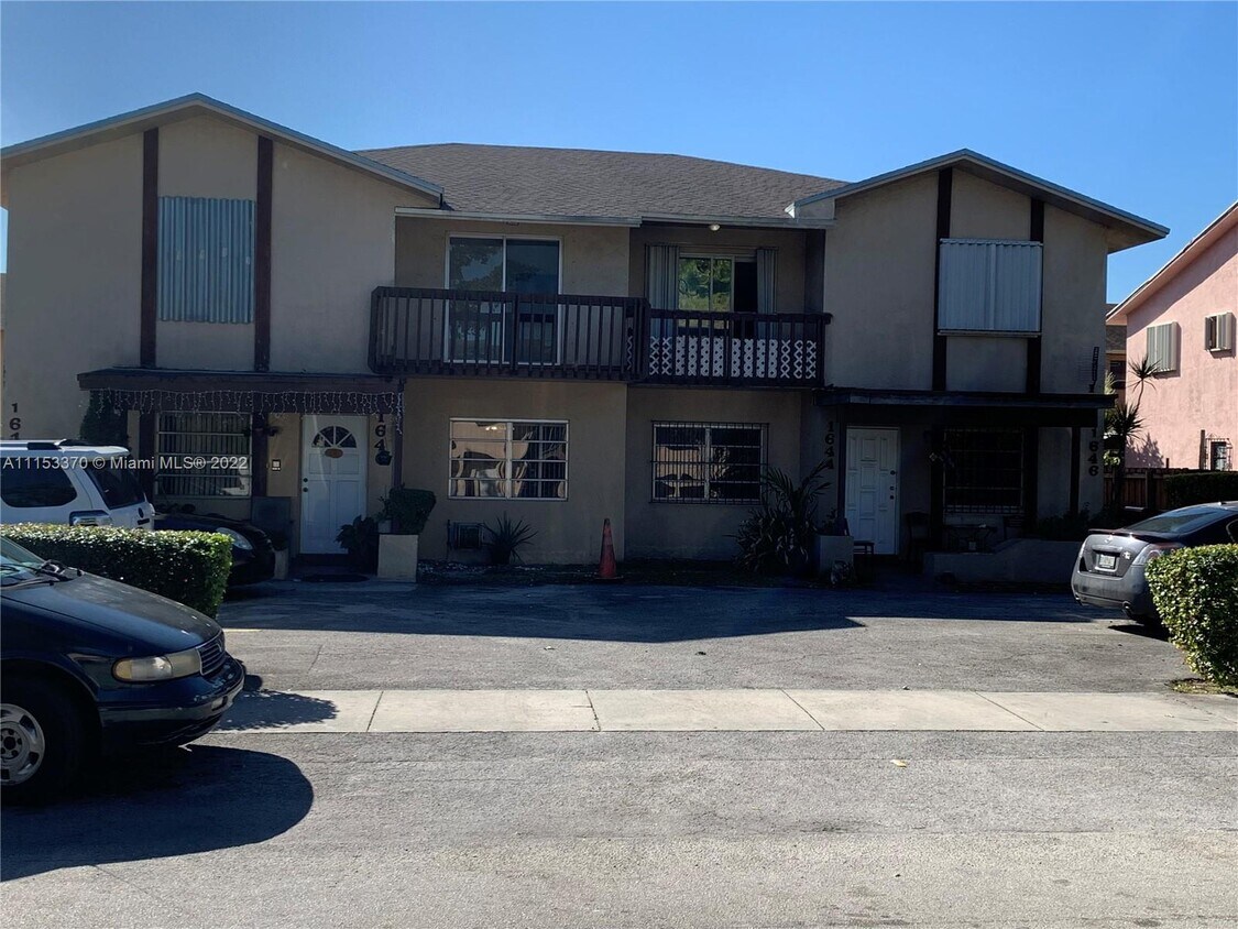 1642 W 42nd St, Hialeah, FL 33012 Townhome Rentals in Hialeah FL