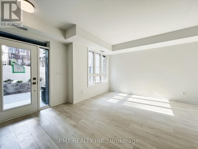 Building Photo - 4045 Hickory Dr