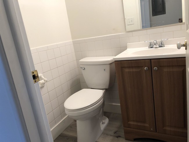 Foto del edificio - 4305 Phillips Ln