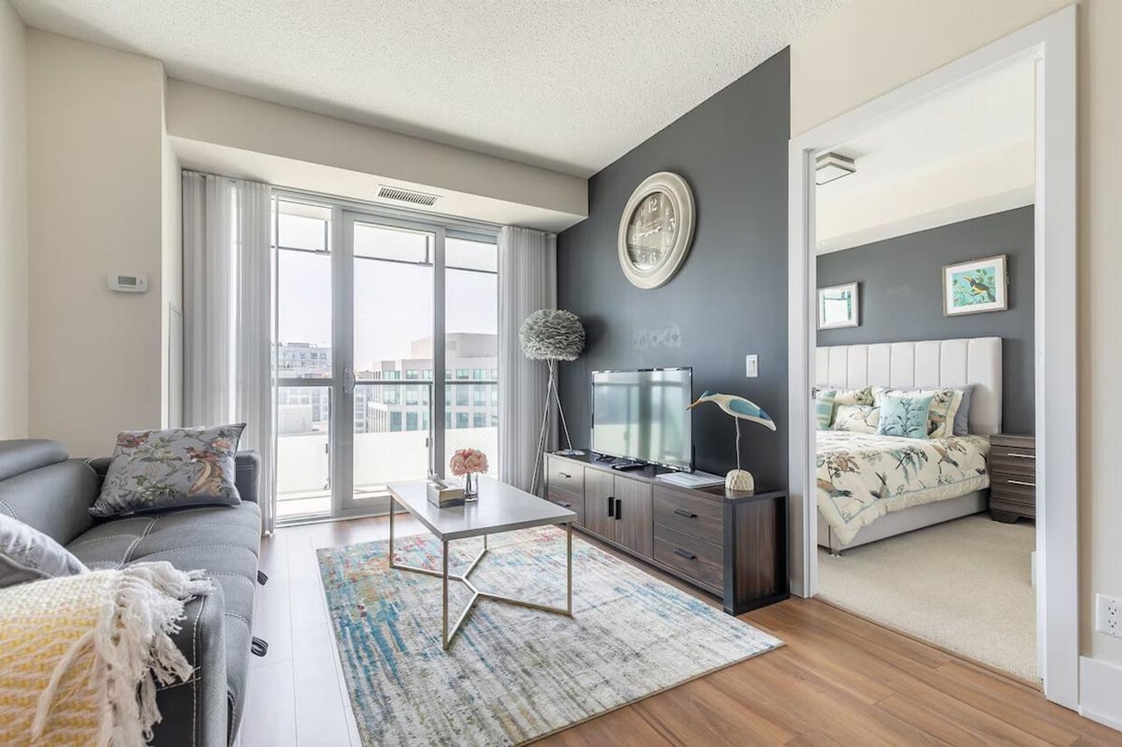 Primary Photo - 221 Windsor St