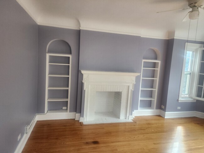 Building Photo - 4842 Elm St