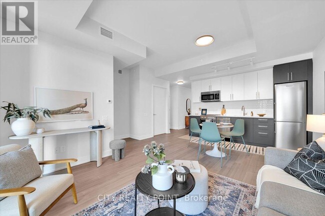 Photo du bâtiment - 664-664 Spadina Ave.