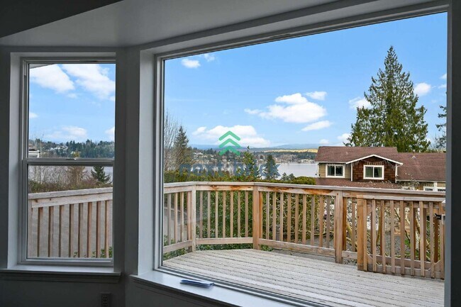 Building Photo - 4 BED & 3 BATH SINGLE FAMILY HOUSE FOR RENT