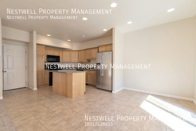 Foto del edificio - Beautiful Area of Cedar Hills! 3 Bed Townhome
