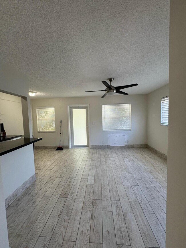 Foto del edificio - 340 SW 16th Ct