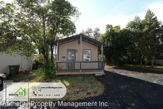 Building Photo - Studio, 1 bath House - 2160 Shasta St.