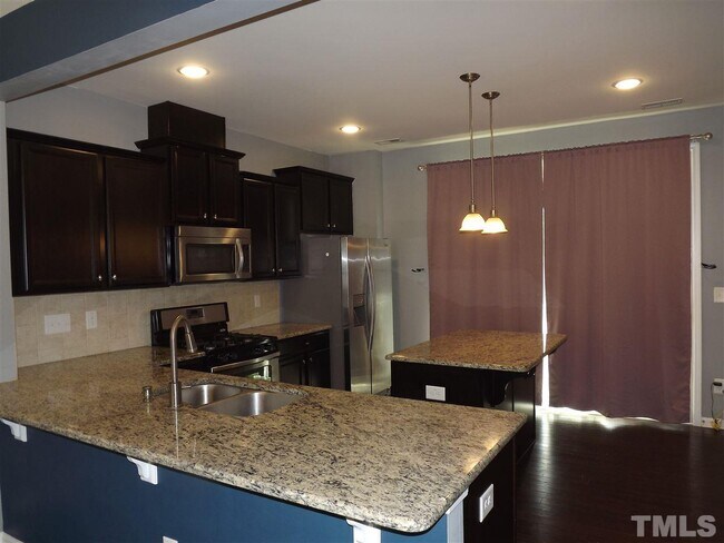 Building Photo - 21 Pocono Dr