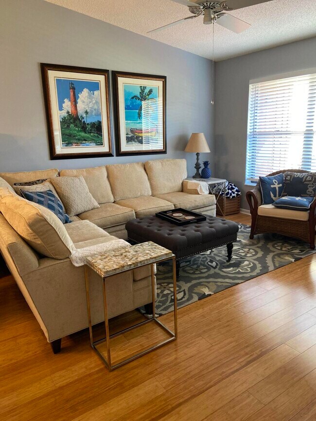 Foto del edificio - 8071 SE Villa Cir