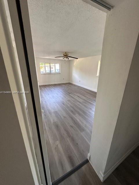 Foto del edificio - 585 NW 182nd Terrace