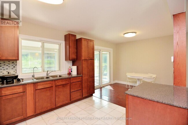 Building Photo - 15790 Mississauga Rd