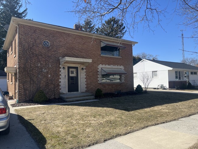 Building Photo - 1619 Nagle Ave