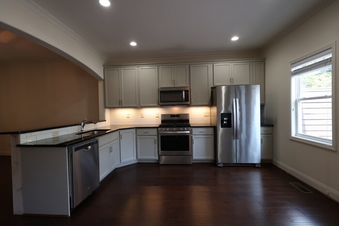 Foto principal - 962 Lennox Blvd