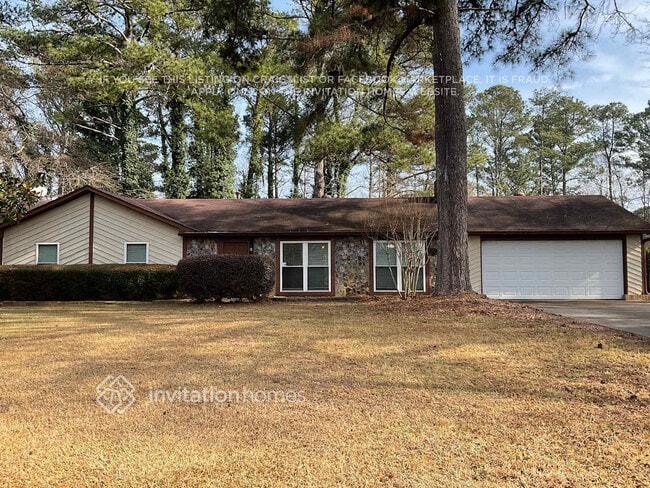 Building Photo - 2381 Cedar Dr