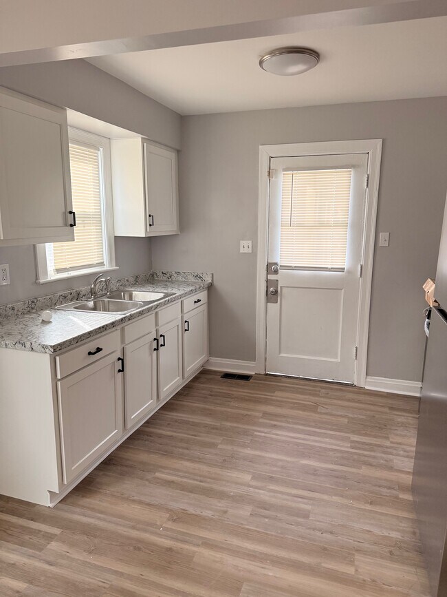 Foto del edificio - 4136 Virginia Ave