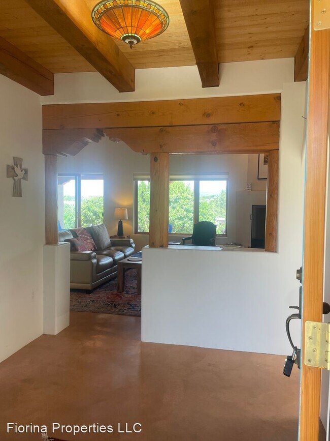 Foto del edificio - 3 br, 2 bath House - 1 Gaviota Rd.