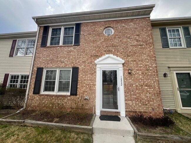 Foto del edificio - 12320 Woodlawn Ct