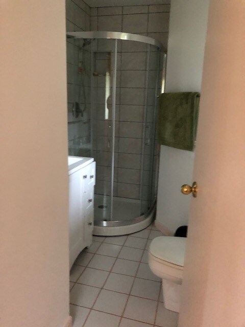 Bathroom - 5829 Thompson Rd