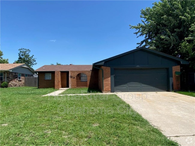 Building Photo - 1029 Cambridge Dr