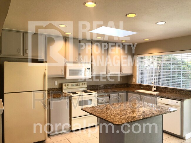 Foto del edificio - 3428 Spartan Way
