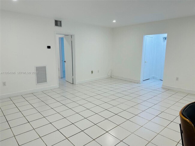 Foto del edificio - 50 Park Dr