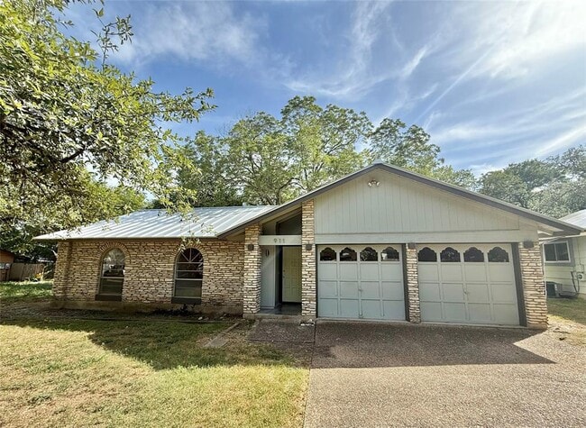 Building Photo - 911 Glen Oak Dr