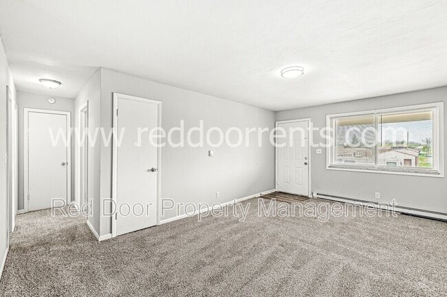 Building Photo - 10301 Medallion Dr